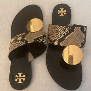 Tory Burch Patos sandals in snakeskin!